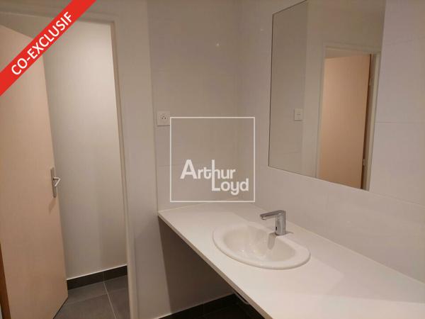 LIEUSAINT BUREAUX A LOUER