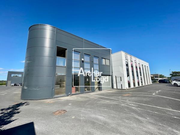 Bureaux à louer à Mauguio avec stockage et deux places de parking privatives