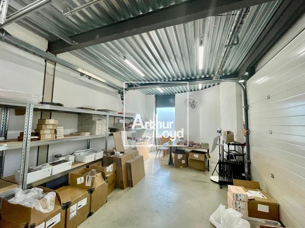 Bureaux à louer à Mauguio avec stockage et deux places de parking privatives