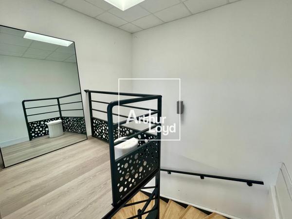 Bureaux à louer à Mauguio avec stockage et deux places de parking privatives
