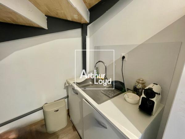 Bureaux à louer à Mauguio avec stockage et deux places de parking privatives