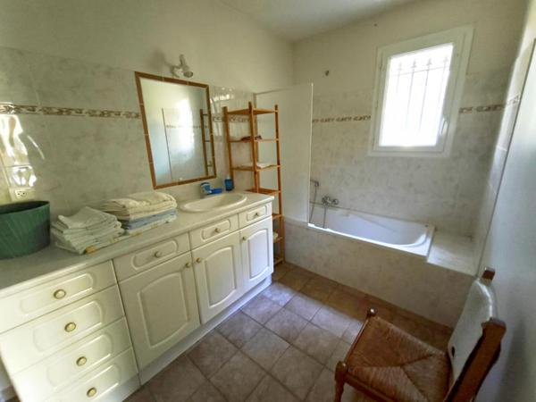 A SAISIR / NOUVEAU PRIX POUR CETTE VILLA PLEINE DE SOLEIL