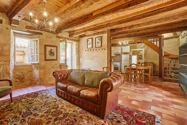 PROPRIÉTÉ D'EXCEPTION HAMEAU DE CHARME DU XVIII SIÈCLE AU COEUR DU PÉRIGORD NOIR Les eyzies