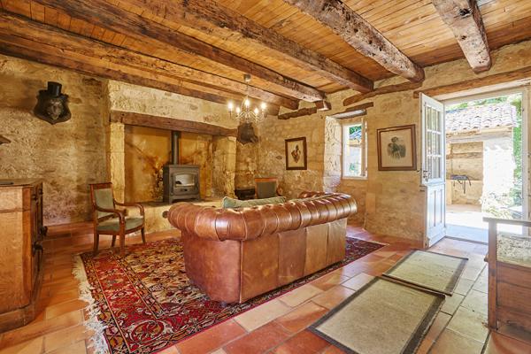 PROPRIÉTÉ D'EXCEPTION HAMEAU DE CHARME DU XVIII SIÈCLE AU COEUR DU PÉRIGORD NOIR Les eyzies