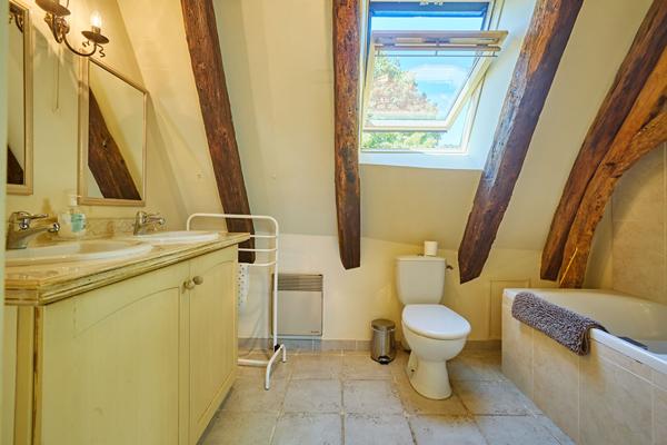 PROPRIÉTÉ D'EXCEPTION HAMEAU DE CHARME DU XVIII SIÈCLE AU COEUR DU PÉRIGORD NOIR Les eyzies