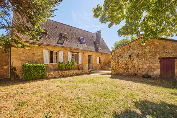 PROPRIÉTÉ D'EXCEPTION HAMEAU DE CHARME DU XVIII SIÈCLE AU COEUR DU PÉRIGORD NOIR Les eyzies