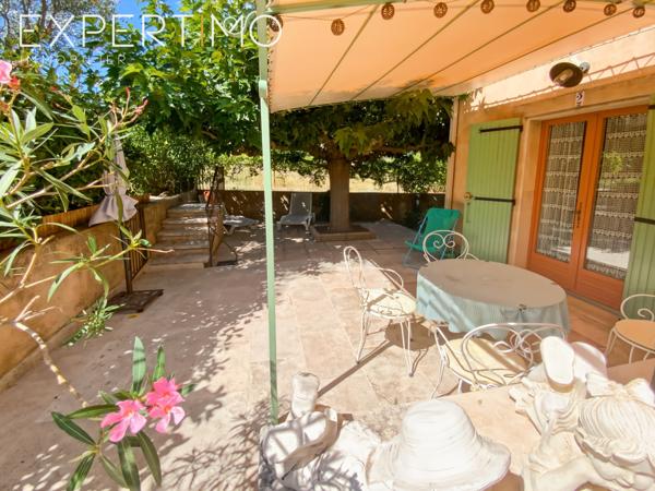 Bonnieux (84480) APPARTEMENT AVEC TERRASSE ET PISCINE AVEC VUE SUR LE VILLAGE DE BONNIEUX