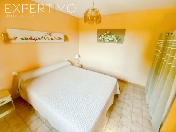 Bonnieux (84480) APPARTEMENT AVEC TERRASSE ET PISCINE AVEC VUE SUR LE VILLAGE DE BONNIEUX