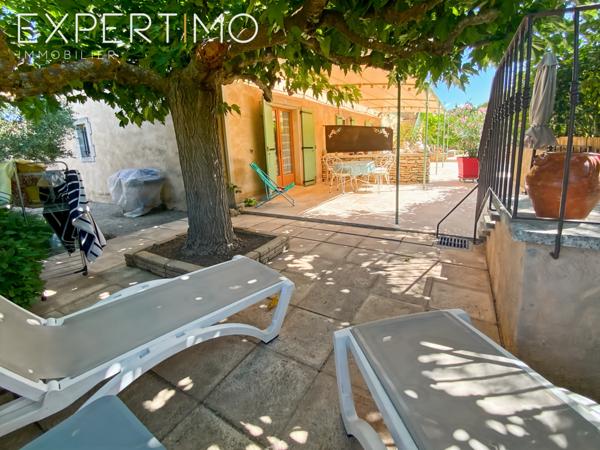 Bonnieux (84480) APPARTEMENT AVEC TERRASSE ET PISCINE AVEC VUE SUR LE VILLAGE DE BONNIEUX