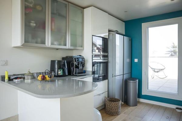 Magnifique PENTHOUSE de 106 m2 avec PARKING