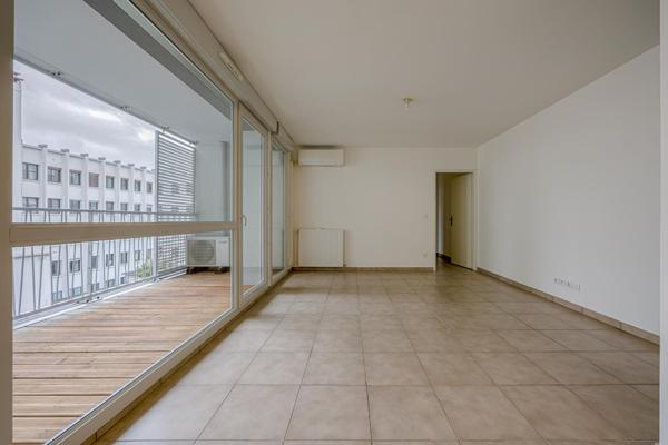 Chambéry , T3 récent loué, avec terrasse et parking