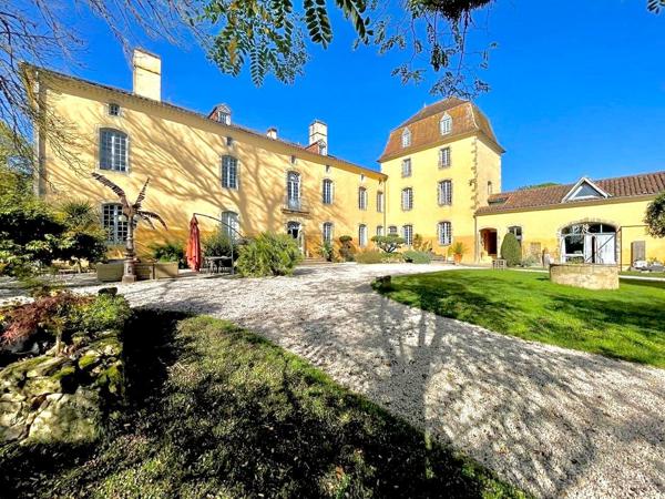 Magnifique Château de 1600 m² avec Vue Imprenable sur les Pyrénées - Coeur du Gers Marciac