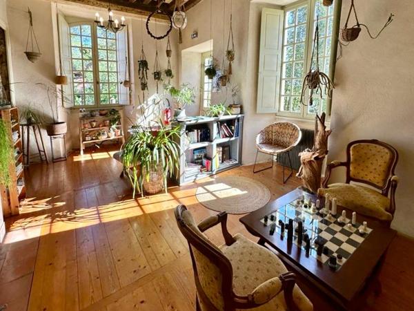 Magnifique Château de 1600 m² avec Vue Imprenable sur les Pyrénées - Coeur du Gers Marciac