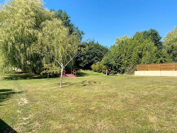 Terrain arbore au coeur de Noyal-Muzillac