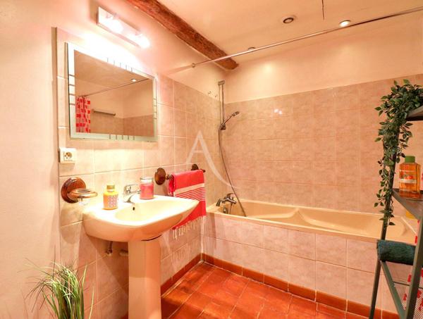APPARTEMENT DE CHARME À QUINSON 67M2