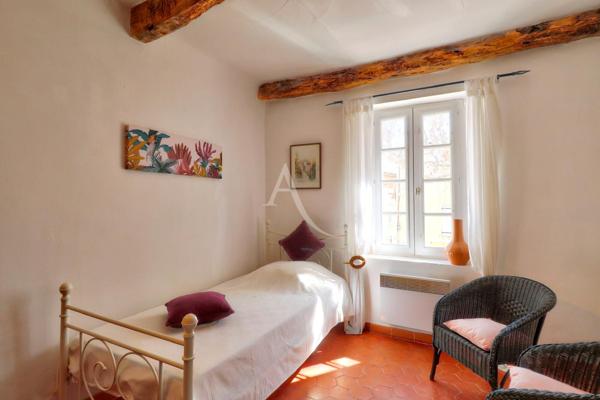 APPARTEMENT DE CHARME À QUINSON 67M2
