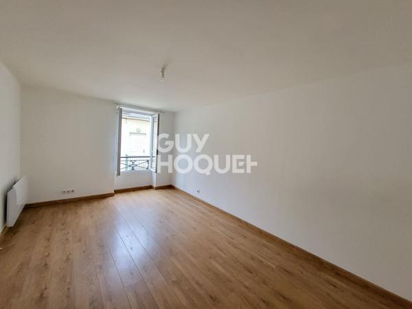 2 pièces, bords de Seine