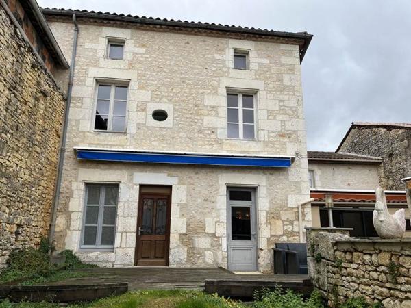 Immeuble à vendre |  La Rochefoucauld |  548 m²