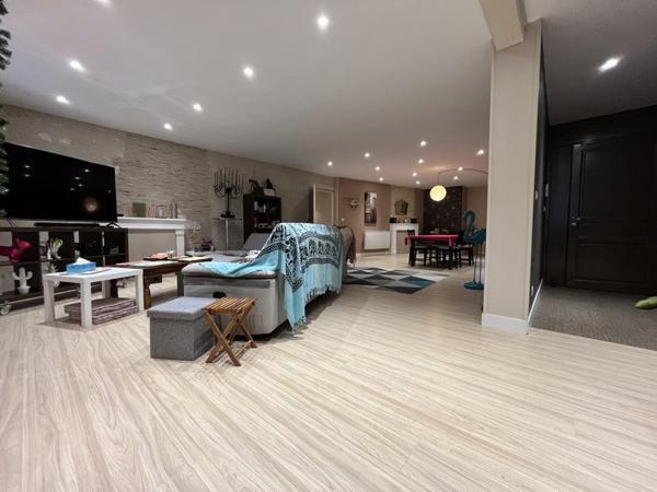 Immeuble à vendre |  La Rochefoucauld |  548 m²