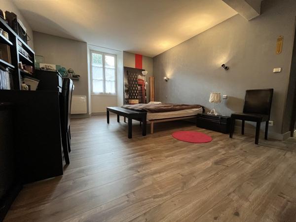 Immeuble à vendre |  La Rochefoucauld |  548 m²