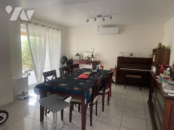 Ancienne fermette restaurée à 2mn du centre du village...