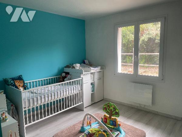 Ancienne fermette restaurée à 2mn du centre du village...