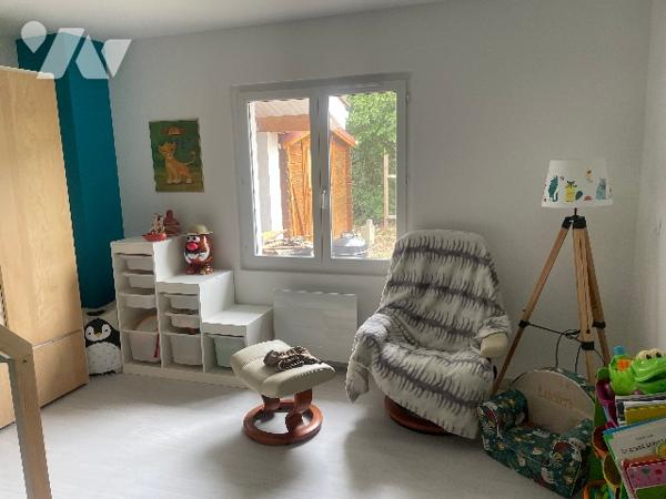 Ancienne fermette restaurée à 2mn du centre du village...