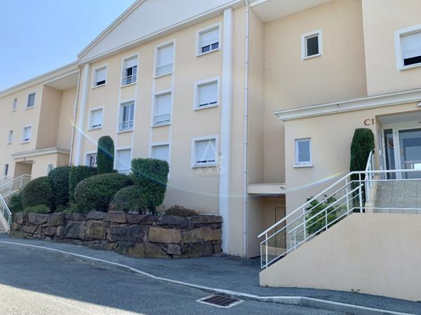 Dpt Var (83) - Saint Raphael - T3 avec terrasse, jardin, garage et cave