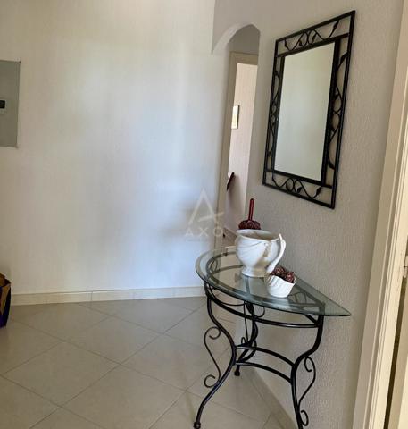 Dpt Var (83) - Saint Raphael - T3 avec terrasse, jardin, garage et cave
