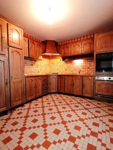 A SAISIR : MAISON SUR SOUS SOL A 10 MINUTES DU CENTRE VILLE