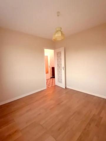 A SAISIR : MAISON SUR SOUS SOL A 10 MINUTES DU CENTRE VILLE