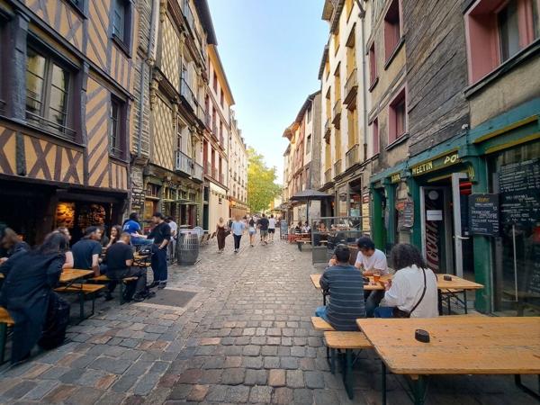 Fonds De Commerce
        
        - 120 m² 477 000 € *