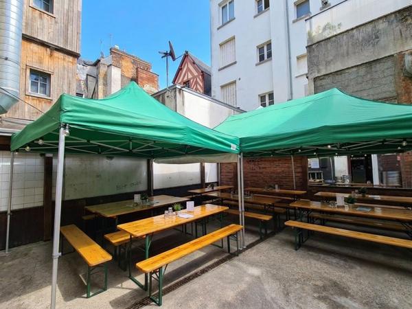 Fonds De Commerce
        
        - 120 m² 477 000 € *