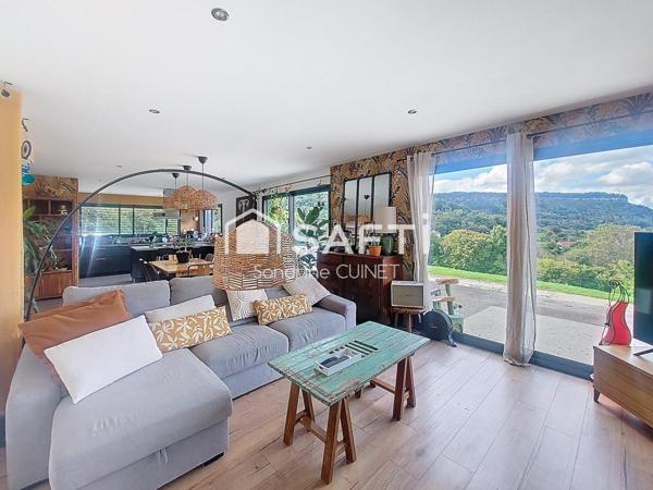 Maison contemporaine et chaleureuse