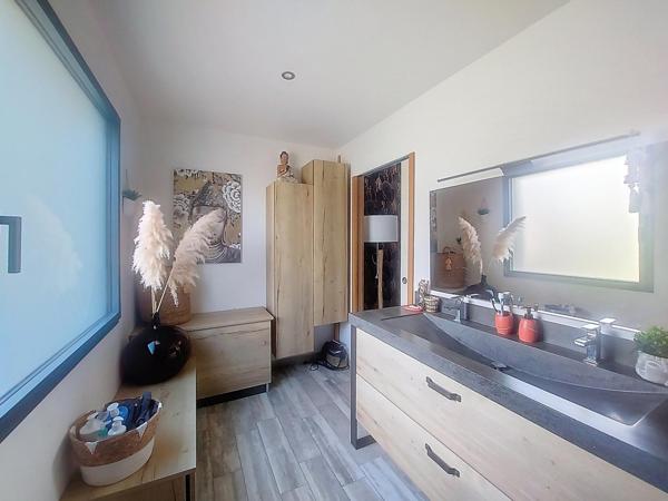 Maison contemporaine et chaleureuse