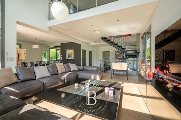 Rueil-Malmaison, Maison 4 Chambres -  300 m² à vendre