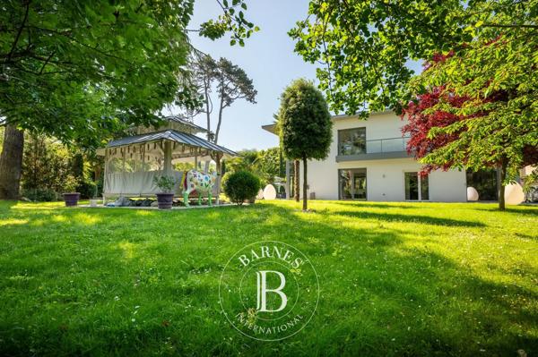 Rueil-Malmaison, Maison 4 Chambres -  300 m² à vendre