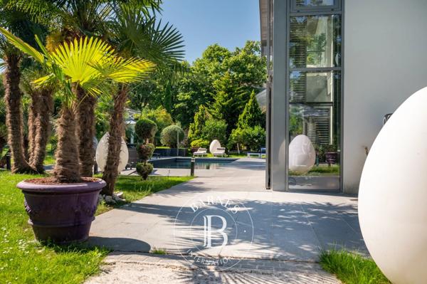 Rueil-Malmaison, Maison 4 Chambres -  300 m² à vendre