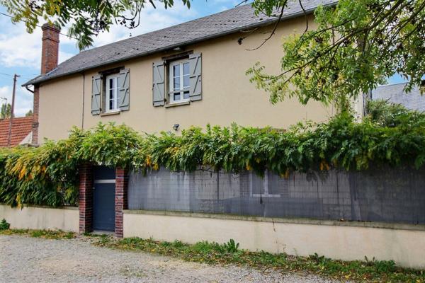 Longère 5 chambres avec cour et terrasse entre EPERNON et MAINTENON