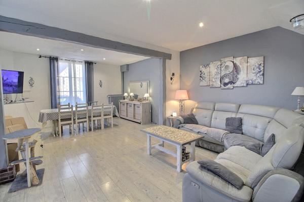 Longère 5 chambres avec cour et terrasse entre EPERNON et MAINTENON