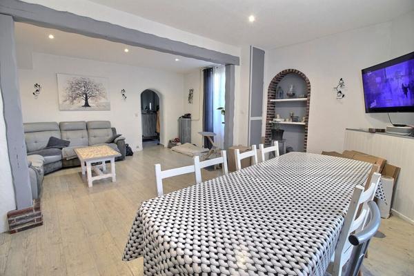 Longère 5 chambres avec cour et terrasse entre EPERNON et MAINTENON