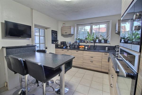 Longère 5 chambres avec cour et terrasse entre EPERNON et MAINTENON