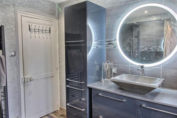 Longère 5 chambres avec cour et terrasse entre EPERNON et MAINTENON