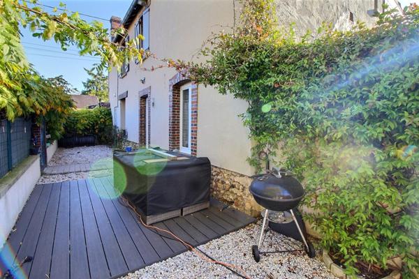 Longère 5 chambres avec cour et terrasse entre EPERNON et MAINTENON