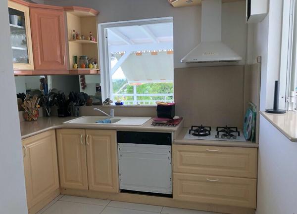 Maison à louer    3 pièces • 782 m2 Sainte-Rose