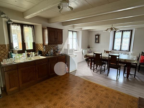 Maison 11 pièces 286.16 m2