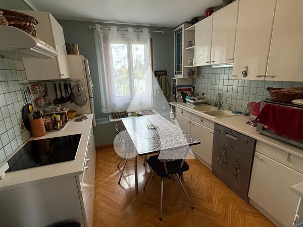 Maison 11 pièces 286.16 m2