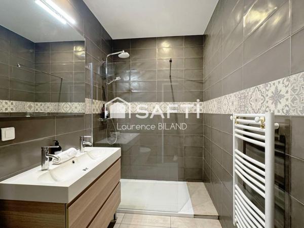 IMMEUBLE RÉNOVÉ – CRIÉE / VIEUX-PORT – INVESTISSEMENT LOCATIF CLÉ EN MAIN