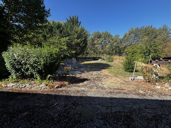Maison
         2 pièces
        - 60 m² Exclusivité 122 000 € *
