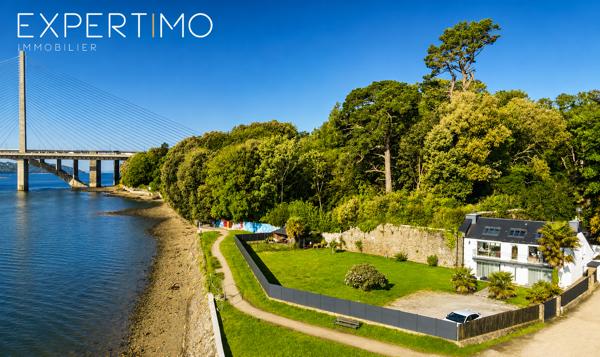 Propriété d’exception en première ligne dans la rade de Brest FACE À LA MER… UNE SIGNATURE ARCHITECTURALE CONFIDENTIELLE AU RELECQ-KERHUON